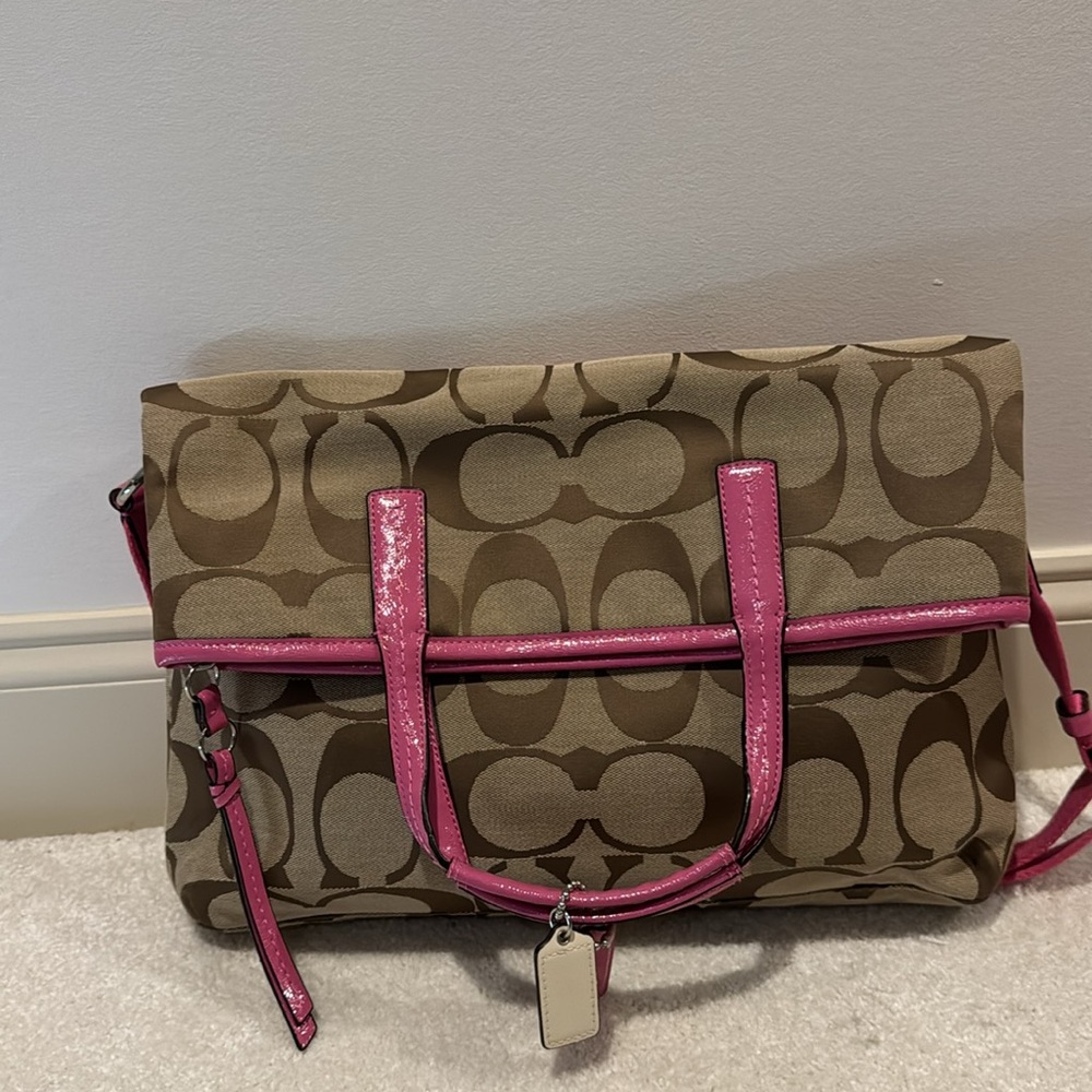 Coach Monogram bag. - Picture 3 of 7